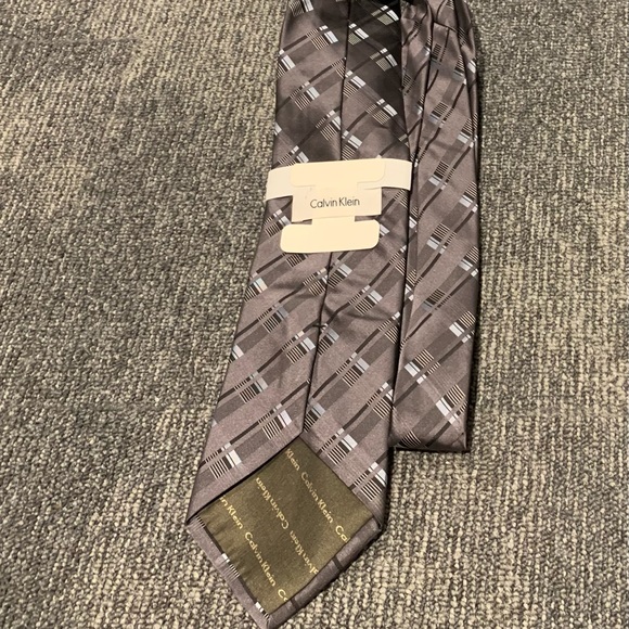 Men’s Grey Patterned Calvin Klein Tie (XL - Extra Long) - Picture 2 of 2